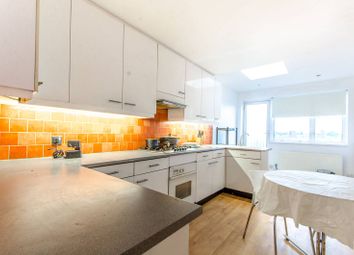 Thumbnail 3 bedroom flat to rent in Oakleigh Road North, Finchley, London