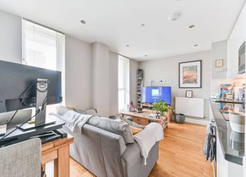 Thumbnail Flat to rent in Sutton Court Road, Sutton