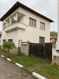 Thumbnail 5 bed country house for sale in Ready To Live-In 2-Storey House With 980m²Land, 7 Rooms, Bulgaria