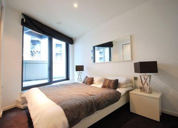 2 Bedrooms Flat to rent in Crossharbour, Docklands E14