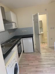 Thumbnail 1 bed flat to rent in Queens Road, Clarendon Park, Leicester