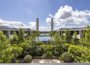 Village Courtyard, London SW11