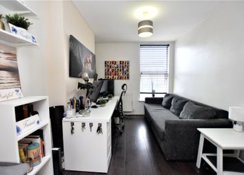Thumbnail Flat for sale in Newhaven Road, London