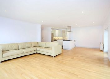 2 Bedrooms Flat to rent in Devonhurst Place, Heathfield Terrace, Turnham Green, Chiswick W4