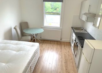 Thumbnail 1 bed flat to rent in Queens Road, London