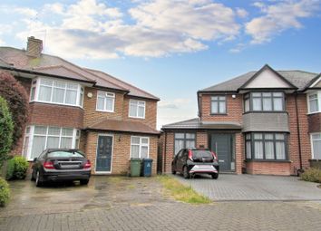 Thumbnail Flat to rent in St. Andrews Close, Stanmore, Middlesex