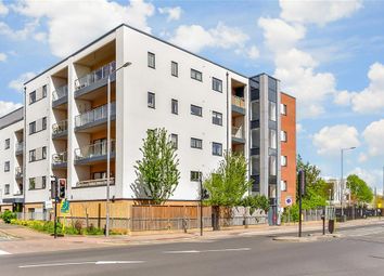 Thumbnail Flat for sale in Thornbury Way, London