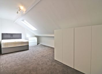 Thumbnail Room to rent in St. Marys Square, London