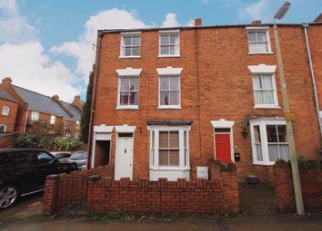 3 Bedroom End terrace house for rent