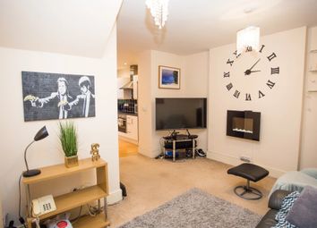 Thumbnail Studio to rent in Flat B, London