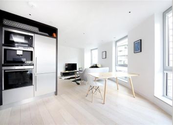 2 Bedrooms Flat to rent in Columbia West, Biscayne Avenue, Canary Wharf, London E14