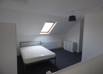 Thumbnail 6 bed shared accommodation to rent in Park Lodge Lane, Wakefield