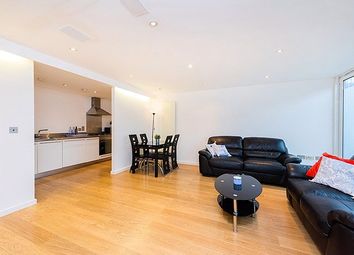 2 Bedrooms Maisonette to rent in Bacon Street, Shoreditch, London E2