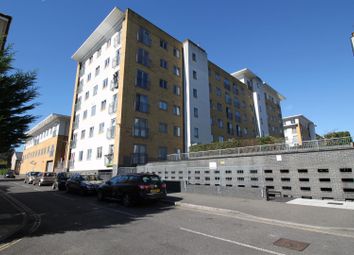 2 Bedrooms Flat to rent in Grand Union Village, Northolt, Middlesex UB5
