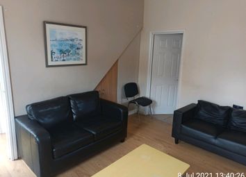 Thumbnail 3 bed flat to rent in Hyde Park Road, Hyde Park, Leeds