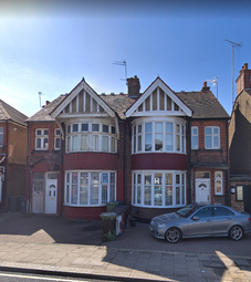 4 Bedroom Semi-detached house for rent