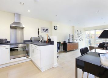 2 Bedrooms Flat for sale in Singer Mews, Clapham, London SW4