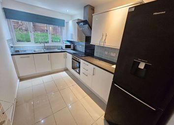 Leeds - End terrace house to rent            ...