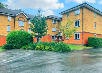 Thumbnail Flat for sale in Masefield Gardens, Crowthorne, Berkshire