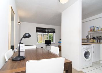 1 Bedrooms Flat to rent in Brymay Close, Bow, London E3