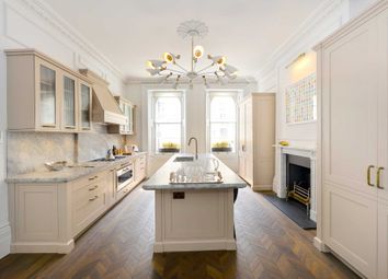 Thumbnail Town house for sale in Stanley Gardens, London