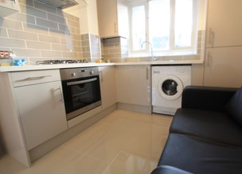 3 Bedrooms Flat to rent in Cherry Cloce, Tulse Hill SW2