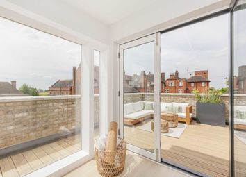 Thumbnail Property to rent in Knights Hill, London