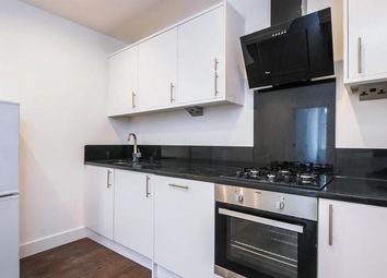 Thumbnail Flat to rent in Clapham Road, London