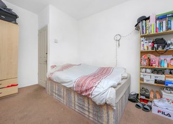 3 Bedrooms Flat to rent in Dawes House, Orb Street, London SE17
