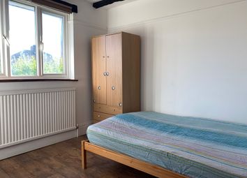 Thumbnail 3 Bed Semi Detached House To Rent In Oxford Road Uxbridge Thumbnail 3 Bed Semi Detached House To Rent In Oxford Road Uxbridge