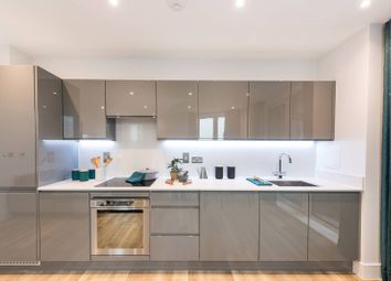 Thumbnail 2 bed flat for sale in Viewpoint, Battersea, London