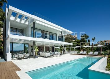 Thumbnail Villa for sale in La Quinta Golf, Benahavis, Malaga