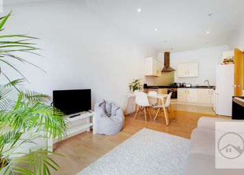 Thumbnail Flat for sale in Princes Way, Southfields