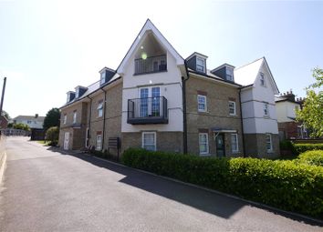Thumbnail Flat to rent in Crescent Road, Brentwood, Essex
