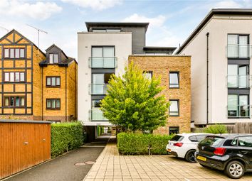 Thumbnail 2 bed flat for sale in Kings Avenue, London