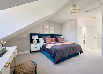 Spacious Bedroom To Retreat And Relax