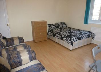 Thumbnail Room to rent in Ernest Street, Stepney / Mile End, London