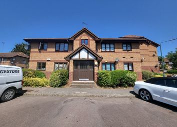 Thumbnail Flat for sale in Frobisher Road, Erith, Kent