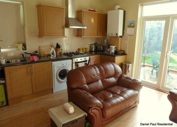 Thumbnail 1 bed flat to rent in Gordon Road, Ealing, London