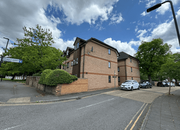 Thumbnail Flat to rent in St. Marys Avenue Central, Southall