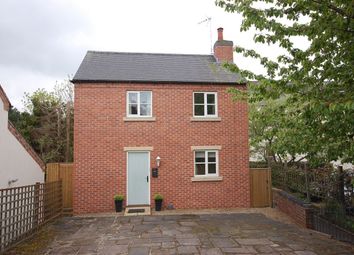 2 Bedroom Detached house for rent