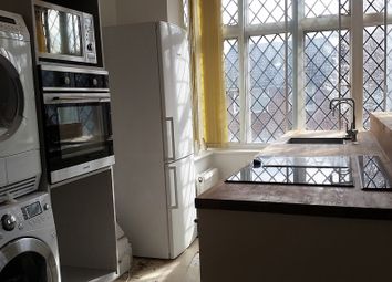 Thumbnail 3 bedroom flat to rent in Coombe Road, Croydon