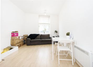 Thumbnail 1 bed flat to rent in Northwold Road, Stoke Newington, London