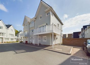 Thumbnail Town house for sale in Fairhaven Drive, Reading, Berkshire