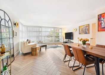 Thumbnail 3 bed flat to rent in Buckingham Palace Road, London