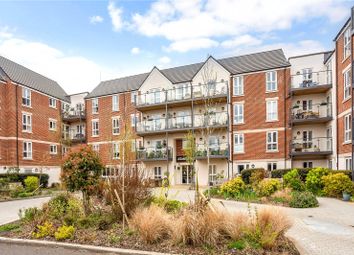 Thumbnail 2 bedroom flat for sale in Reading Road, Henley-On-Thames, Oxfordshire