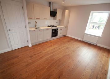 Thumbnail 1 bed flat to rent in High Road, Bushey Heath, Bushey