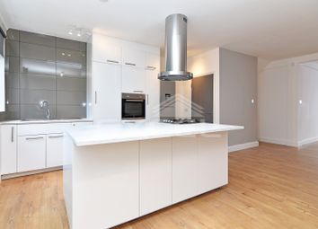 4 Bedrooms  to rent in Gladstone Park Gardens, Dollis Hill, London NW2