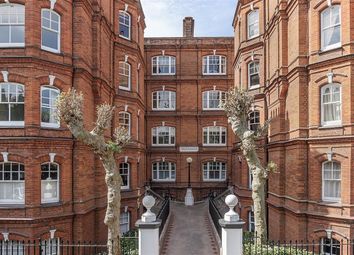Thumbnail Flat to rent in Queen's Club Gardens, London