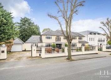 Thumbnail Detached house for sale in Woodlands Avenue, Hornchurch